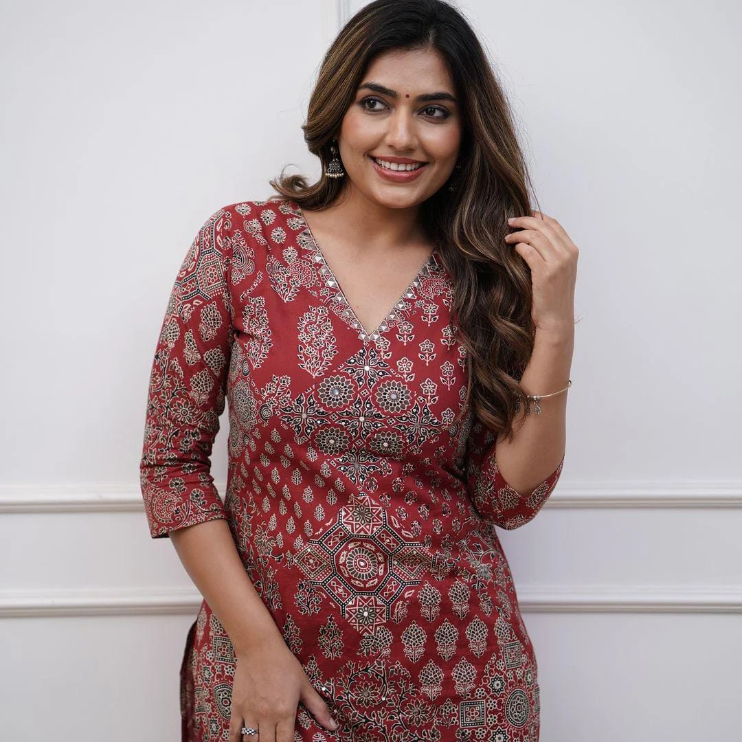 Size chart for the Kurti and pant set.