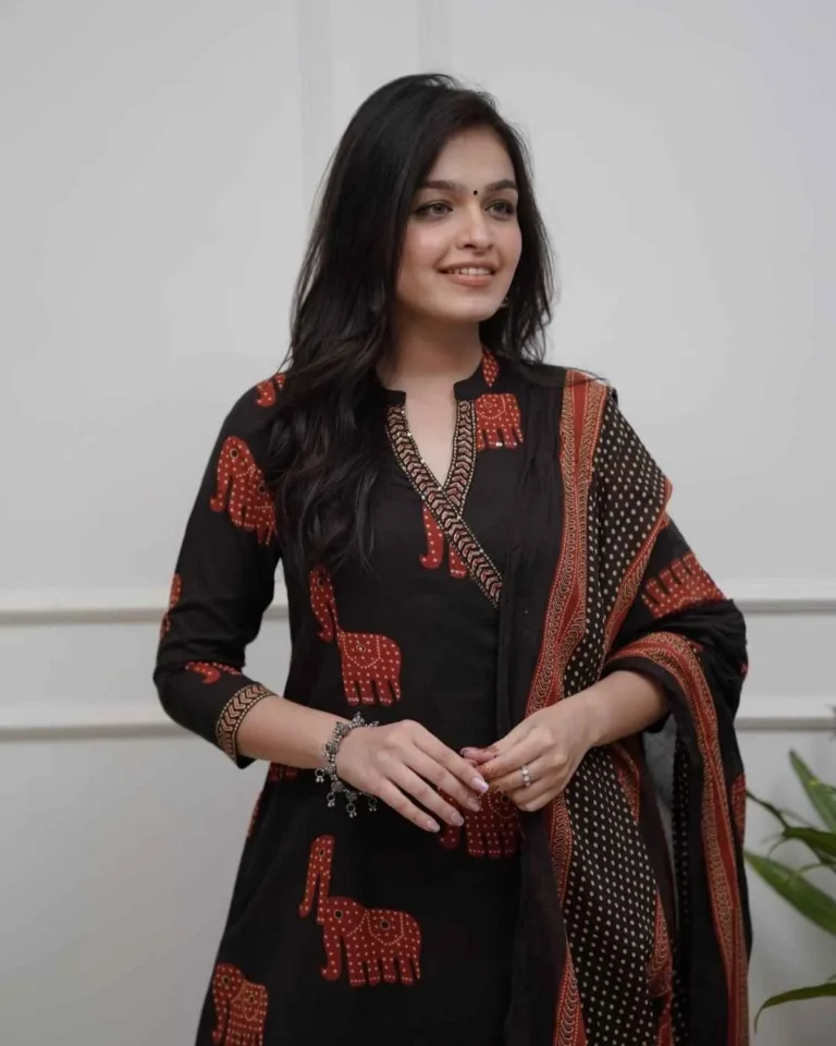 Malmal cotton dupatta, elephant print, lightweight dupatta, traditional Indian scarf, soft fabric